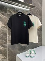 隔天到 Burberry 巴宝莉 高品质320克 战马战旗印花 原版面料 官方同款 短袖T恤 同缸染面料 手感非常舒服 春夏最新砖柜同步 时尚又个性 超级百搭好