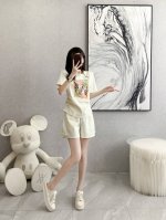 棉 聚酯纤维 氨纶 96 60 64 42 杏色 小码数据，依次是胸围，衣长，腰围，裤长 短袖短裤套装 码数：S~Xl 每大一个码数，胸围腰围＋4厘米，衣长裤长