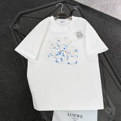 loewe罗意威 25Ss 采用300克高密度纯棉 不变形 不缩水 三标齐全 男女同款 工艺：数码印花+特种凹凸刺绣 颜色：白色 黑色 Size：S-Xl