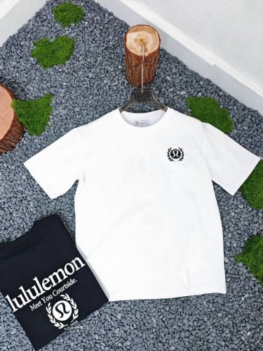 Lululemon露露 25Ss 左胸小麦穗印花短袖T恤男女同款 就是夏日穿搭的救星 左胸的小麦穗印花 简约却独特 充满艺术感 彰显你的不俗品味 男女同款的设计