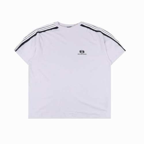balenciaga 巴黎世家 Unity Sports Icon廓形短袖T恤 采用24支的特纺紧密棉纱线织造而成，织造工艺要求较高，需要使用先进的织机和高品质