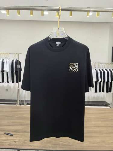 新品 Loewe 男士时装款圆领短袖T恤，贸易公司洋行货，高级限定款，25年春夏新品，明星级人气单品！ 客供埃及进口顶级面料，甄选尼罗河区域光照极好的上等棉花原