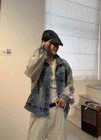 无敌爆款 重磅高端洗水牛仔外套 时尚弄潮儿必备！经典牛仔外套融合闪耀亮片元素，复古与潮流激情碰撞。个性亮片袖设计，瞬间打破单调，让你在人群中脱颖而出，轻松成为焦