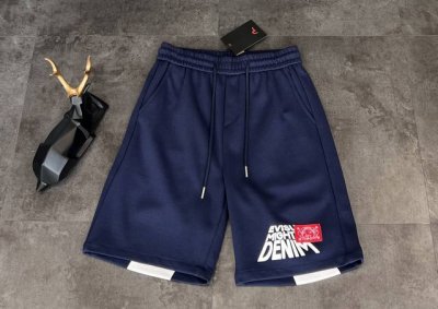新款短裤上新2025Ss夏季新品福神 Evisu 这款短裤狠狠拿捏了！ 面料 精选高品质针织棉质面料，手感柔软且富有质感。面料经过特殊工艺处理，既保证了良好的透