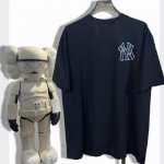 Mlb 洋基队经典背标大Logo 面料：采用260克双沙纯棉 绣花：采用田岛精密绣花机 印花：采用进口数码印1-1精准定位 工艺：采用4针6线 普通工厂p完全做