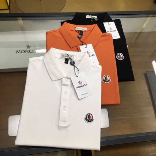 新品 Moncle... 2025春夏新品 时尚Polo 翻领短袖 高级定制百搭款式 任何人都可以轻松驾驭 面料全订制工艺 胸前奢华经典品牌Logo设计，非常显