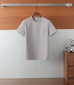 Lo*Ro pi*Na诺 U翩雅 喜欢老钱风的强烈推荐 商务休闲 圆领短袖T恤衫 口袋结合标志刺绣的点缀设计 意式剪裁 胸口合体下摆略微宽松剪裁 对身材的包容性