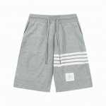 Thom Browne Ss新款针织短裤 定制面料采用威化布织法 提花针织工艺 版型紧致立体 4杠拼接 定制裤绳五金质感强 顺滑 上身舒适透气 凹凸有型的立体感