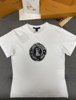 新品上新 T恤 这一季度的航海系列款真的太潮太时髦啦 不仅设计要简单实穿 夏季T恤最重要的是舒服 这款衣服最厉害的是它的用料 百分百精梳长绒棉 柔软透气 棉感很