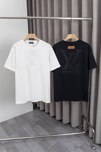 x042 2025年新款路易威* Louis Vuitto*采用260克高品优质双纱纯棉面料T恤，前后Lv字母Logo刺绣工艺，时尚而奢华百搭，男女同款。颜色：