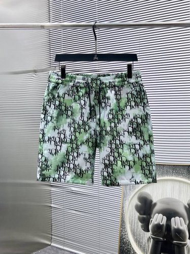 迪奥 Dior 2025Ss夏季新款 休闲 短裤，高端版本！专柜定制面料 透气舒适度高，细节无可挑剔，品牌元素设计理念，体现高品质。手感细腻柔软！呈现休闲裁剪，