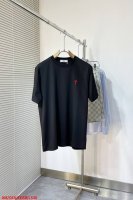 L530 Amami 经典小红心刺绣圆领T恤，面料支数很高密度高，所以感觉面料没有毛孔一样非常有珠光光泽，并且非常贴肤丝滑，臻享体验。并且面料还有循环气流层特性