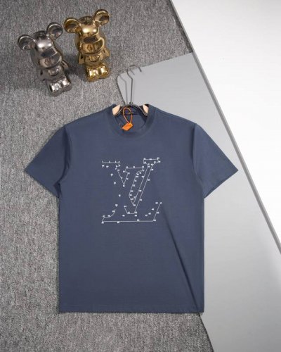 Louisvuitton路易威登圆领短袖T恤 简约Lv字母Logo刺绣标识 官方同步 高版本 高品质 时尚个性 百搭潮流 纯原品质 原版面料 吊牌 领标 水洗麦