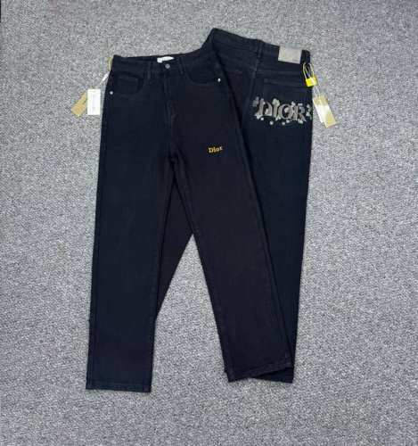 款号：H767 Dior & 迪奥 25Ss 小刺绣 数码直喷印花Logo牛仔裤 采用了独特的工艺，如梦似幻的色彩完美演绎