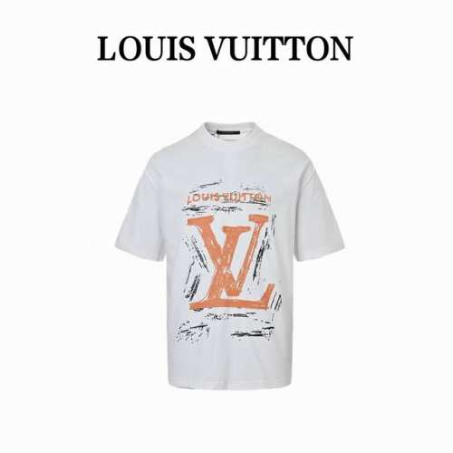 本地自取160 louis Vuitton/路易威登 手绘涂鸦大字母Logo短袖 简约宽松的版型结合纯色的效果， 自然的凸显出高级质感，胸前涂鸦Logo印花 后