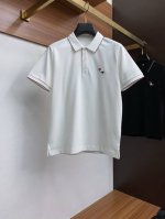 tb 臻品定制系列的设计Polo衫确实独具匠心，展现了定制服装的精致与品味。定制材质，不仅触感柔软舒适，还具有良好的透气性和吸湿性，确保穿着者在任何场合都能保持