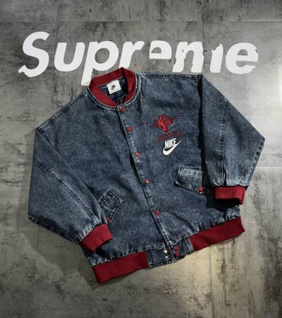 nike复古春季百搭复古元素情侣棒球服外套 面料牛仔材质 手感舒适 细腻 上身版型立体 效果出众万针刺绣Logo 立体 工整 饱满 激光切割 高工艺 定色定染材