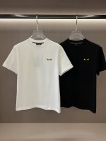 F芬短袖T恤 白色 25新款，经典小怪兽眼睛Logo辨识度高,元素鲜明搭配简约时尚.采用粘度极高的幼圆型中东水钻一体化压胶制作成精致整齐的小公仔,经过反复试验水