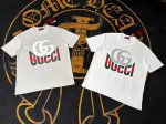 Gucci Logo精致升级，灵感源自八十年代复古 原版面料 官方同款 短袖T恤 定制面料 同缸染面料 手感非常舒服 春夏最新砖柜同步 时尚又个性 超级百搭 宽