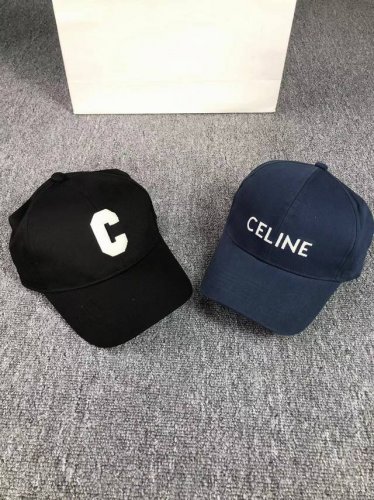 上新 Celine 赛琳经典款刺绣字母棒球帽 材质：精梳棉 工艺：刺绣字母 两色 黑色、藏青色