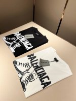 Balencia*巴黎*家 2025春夏新款男女同情侣款休闲宽松棉质圆领短袖T恤衫！贸易公司渠道稀出，同步官网发售 ！ 2025春夏最新系列，经典时尚设计元素，