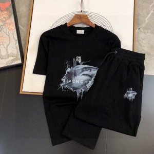 直 品牌 Givenchy 纪梵希 2025新款男士短袖短裤套装！官网同步销售！市面高端版本！手感细腻柔软！让你穿着更加舒适！立体裁剪版型超赞！尺码:M-5Xl
