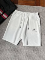 鸟’Ss25男士休闲短裤，堪称百搭单品，弹性松紧腰边抽绳设计，手感柔软、保型性好、低弹丝的构造使裤身弹性恰到好处，并且不易起皱！码数：M-Xxxl
