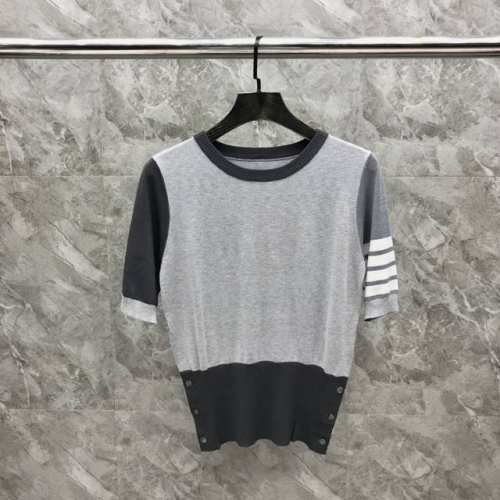 女款针织撞色短袖 码数：0-2 颜色：红蓝拼、灰拼