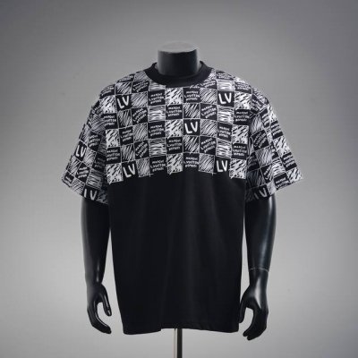 louis Vuitton 路易威登 2025Ss渐变棋盘短袖T恤， 定制专属纯棉面料，定制原版工艺螺纹，胸前重工字母Logo工艺设计整体给人浑然天成的感觉极致