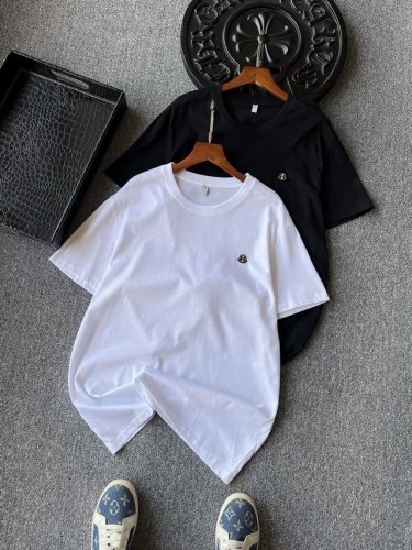 顶级80支玉蚕丝 人气爆款 Moncler 蒙口专柜新品玉蚕丝圆领短袖T恤 恒隆在售千元级 款号 5579 蒙口家今年最新高端80支玉蚕丝面料 高端奢华面料 拿