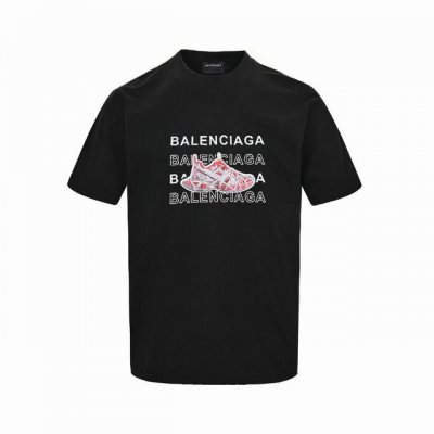 balenciaga 巴黎世家 25Ss 镂空硅胶字母球鞋短袖T恤 款T恤采用了定制面料，克重达到290克，材质为 %双纱棉，确保了衣物的舒适度和耐用性。设计上