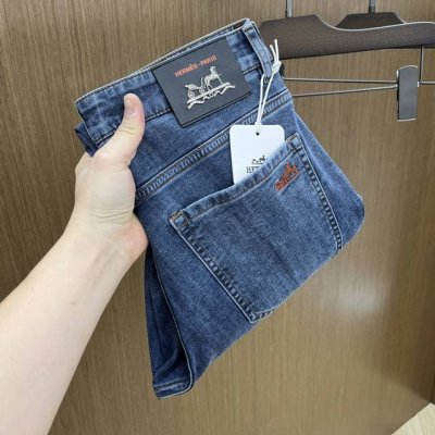 新款 Her 高端定制、25Ss春夏最新款牛仔裤 柜台同步发售 进口固色面料 原版定制复刻 客供五金辅料 原单品质 重工洗水 做工走线精细 上身绝佳！优选单品