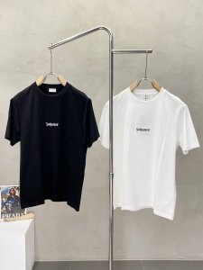 saint Laurent圣罗兰独家专供新款男士休闲短袖 高端定制 高端版本 时尚百搭爆款进口面料 手感超柔软细腻 穿着亲肤舒适 高端精品 代工厂P精细做工 上