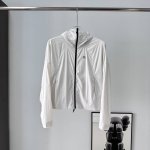 kolon ｜可隆 女士防嗮衣 连帽皮肤衣 颜色：白色、黑色、 尺码：M、L、Xl、Xxl、 ■ Upf ＋防晒衣 ■ 面料：84.6％锦纶 11.1％氨纶 4