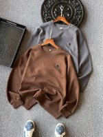 专柜顶级空气棉！ 人气爆款！Fendi 芬迪老佛爷专柜新品高奢空气棉圆领卫衣！恒隆在售万元级，款号：9903 芬迪家今年最新研发60支340G空气棉面料！表层带