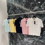 拉夫 25夏季新款 翻领针织开衫 麻花扭绳纹理 精致又大气 胸前刺绣小马图案 凸显品牌格调。这个季节薄款质感超软柔上身很显温柔哦 而且很好搭配上身非常好看！五个