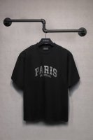 Aeniaa 巴黎世家 前印paris短袖T恤 克重240 工艺洗水处理 椭圆裂纹机印花 数码直喷网点工艺 对位整齐 无毛边 进口环保浆料刮浆 效果立体 字母清