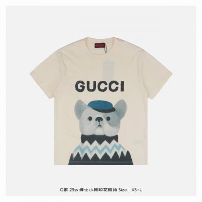 Gucci 古驰 25ss 绅士小狗印花短袖 面料采用260克重双纱精梳棉，定制32支1*1螺纹，成衣两遍水洗处理，面料舒适亲肤无异感，定制定染面料，纺织密度高