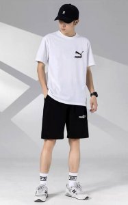 puma 彪马经典短袖短裤运动套装！百搭不挑人！ 本款T恤采用纯棉面料！吸汗透气，贴身柔软！ 腰部松紧带抽绳，拉链口袋，运动時候可以放手机钥匙，非常方便！ 上身