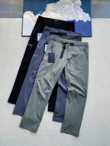 arc'teryx 始祖鸟夏季新款刺绣男士户外休闲薄款长裤！ 始祖鸟家无敌的一款单品，上身效果真的无敌好看，修长显瘦增高，防水防风，衣柜必备单品， 腿测鸟家重工