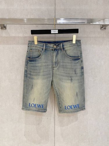 罗意威 新品 高端独家发售 25Ss四季款超燃炸街系列之最牛仔短裤 独家隆重推出 原版定制高端品质面料 定制五金版型修身剪裁 面料带弹力 微弹上身舒适度超高 必