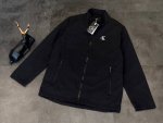 内里透气网眼 新款外套上新：2025新品Calvin Klein，Ck这件黑色立领外套真的赢麻了！高级感直接拉满～ 面料绝绝子：采用防风科技面料，防风又挺括，内