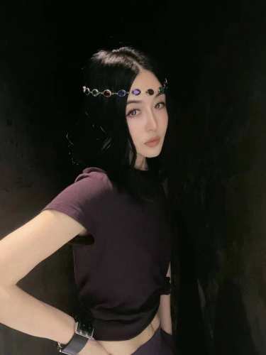 亚麻套装大量出货越卖越爆 莫奈曾说：新鲜的空气是紫色的 高级感天花板 紫色代表着高贵优雅 温柔浪漫 梦幻又神秘 之所以温柔是因为他有红色的热情 也有蓝色的克制