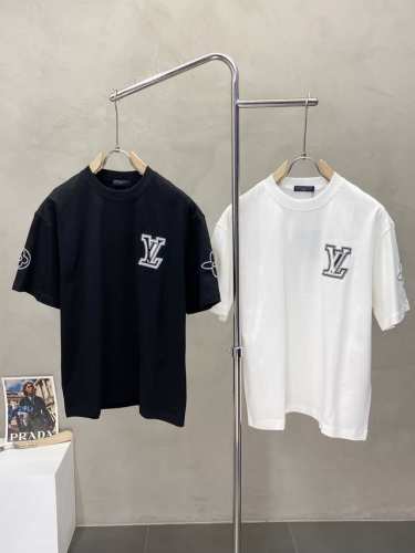 Louis Vuitton路易威登独家专供新款原单男士休闲短袖 高端定制 高端版本 时尚百搭爆款进口面料 手感超柔软细腻 穿着亲肤舒适 高端精品 代工厂p精细做