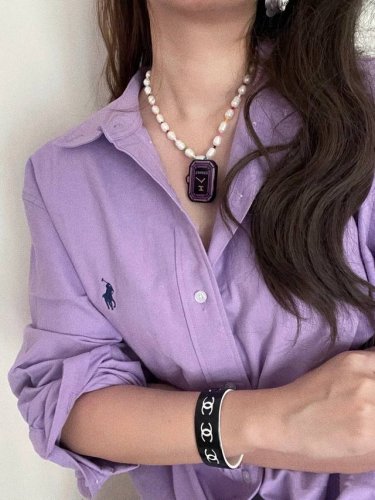 上新 Ralph Lauren拉夫劳伦小马刺绣Logo香芋紫色纽扣衬衫 低饱和度的香芋紫人间甜妹儿 战马刺绣Logo绝美 高级感满满～ 质感垂感都超级好哇 不允