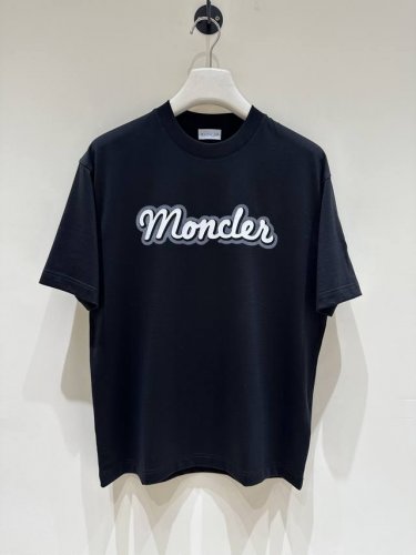 新品 Mon家男士高端时装款圆领短袖T恤，贸易公司渠道货，纯正血统品质，25年春夏新品，官方同步，独家爆款售卖！ 极符合M家美学基调的一款T恤，造型设计画风完美