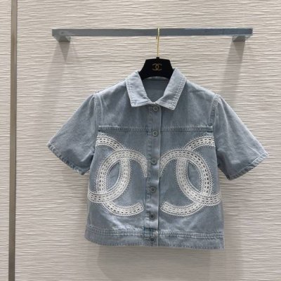 chane* 2025Ss季新品 怀旧感系列 做旧效果素颜牛仔 高颜值 全系列出品 百搭无烦恼 就是很干净的感觉 人手必备 真的很赞！ 手感很舒服的洗水牛仔棉
