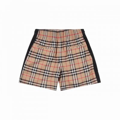 burberry 巴宝莉 经典黑边织带格纹短裤 面料采用客供优质棉97 棉+3氨纶组合面料 侧边拼条白边和黑边采用斜纹棉 材质100 棉 大货裁剪激光对位取格