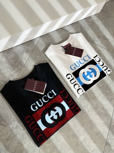 Gucc*古家 2025春夏新款男女同情侣款休闲宽松棉质圆领短袖T恤衫 贸易公司渠道稀出 同步官网发售 2025春夏最新系列 经典时尚设计元素 为全新系列注入满