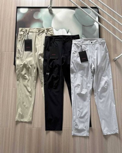 Arc‘Teryx 始祖鸟 三色Cronin Cotton pant 春夏顶级科技速干刺绣Logo长裤 整条裤子由多达二十多块立体裁片拼接制作而成 高工艺 高耗